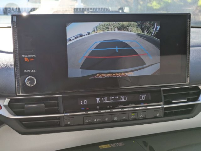 Certified 2026 Toyota Sienna XLE FWD image 25