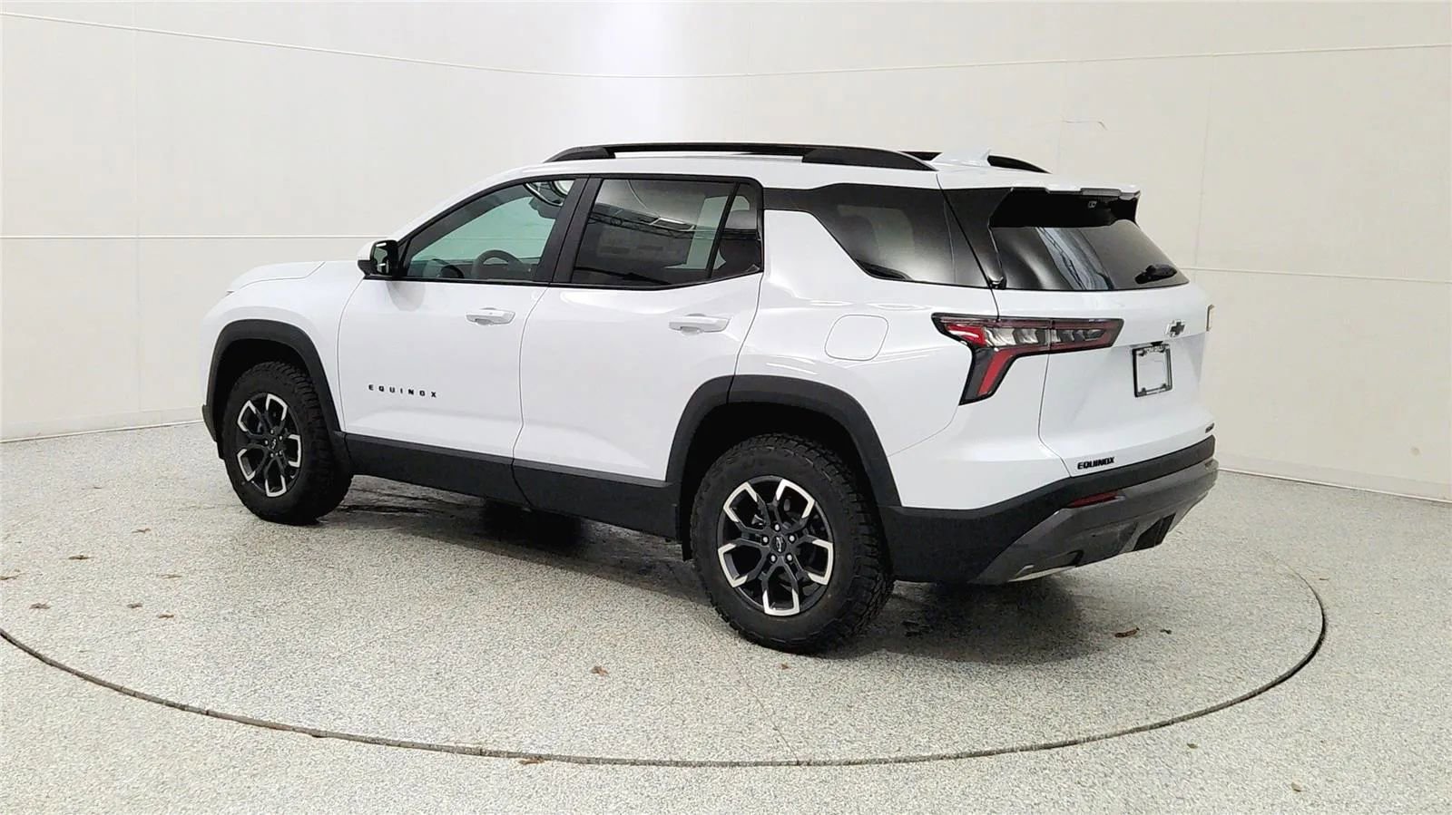 New 2026 Chevrolet Equinox ACTIV w/ Convenience Package III FWD image 5