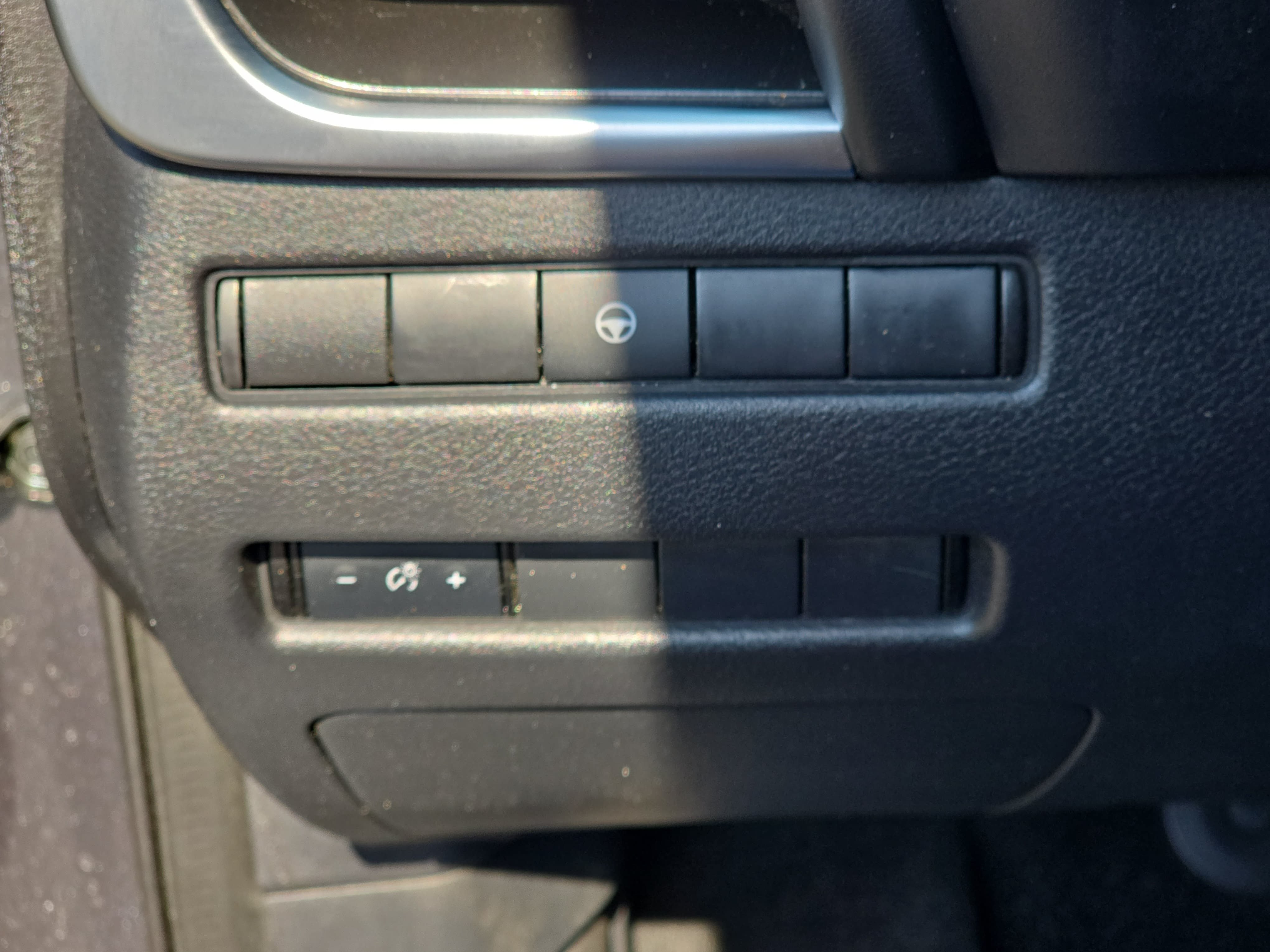 Used 2022 Nissan Rogue SV FWD image 24