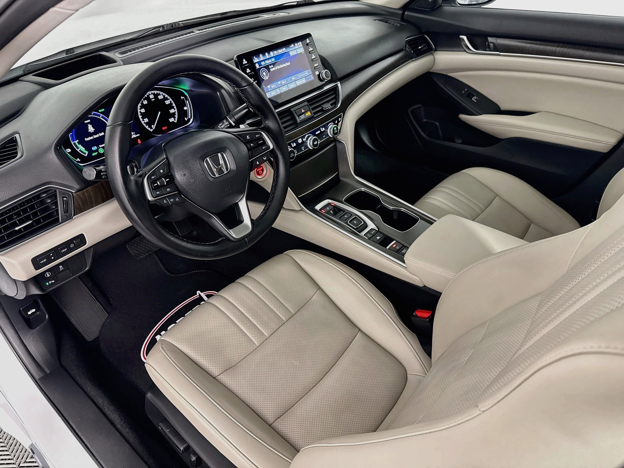 Used 2022 Honda Accord Touring image 8