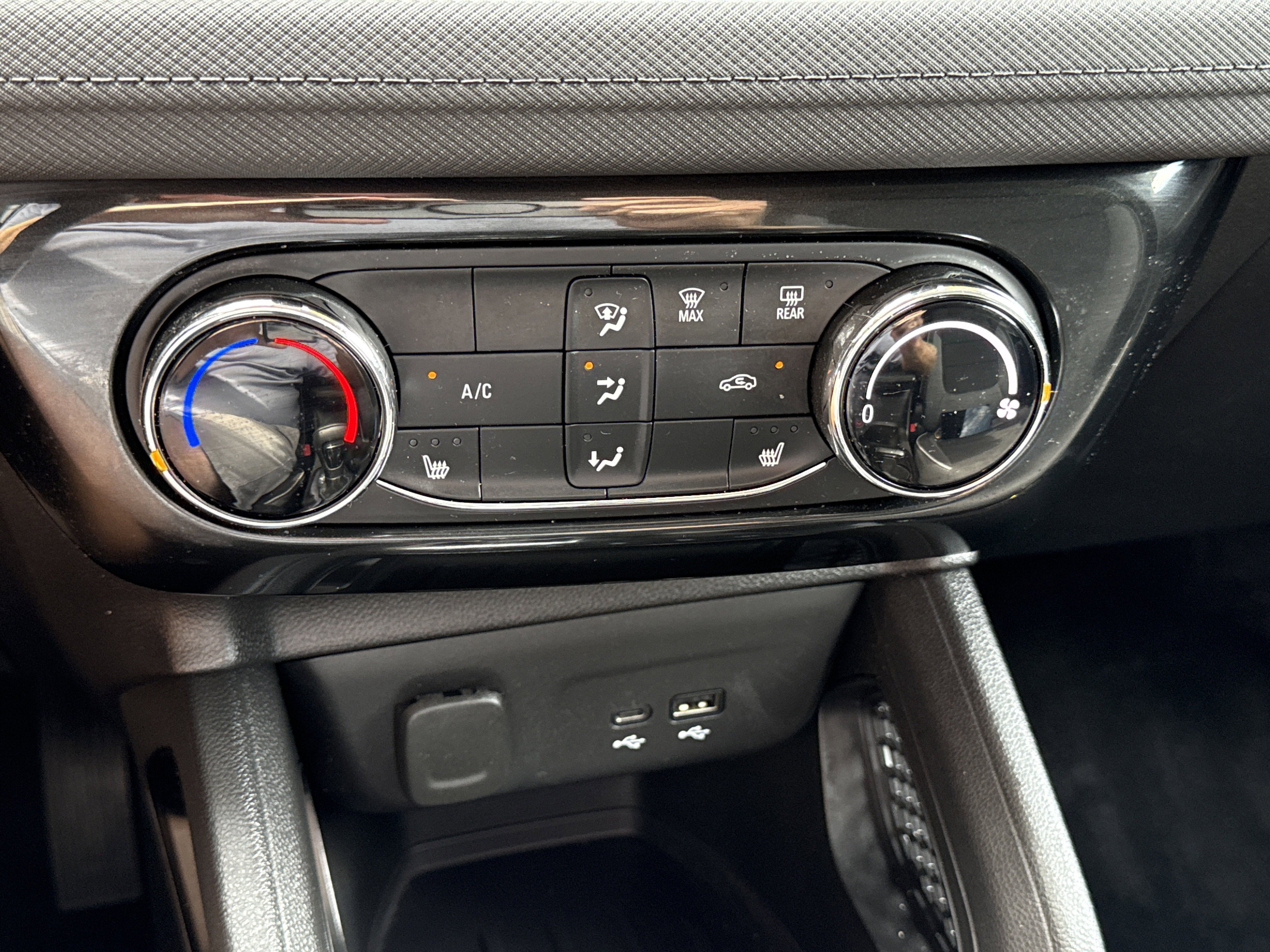 Used 2024 Chevrolet TrailBlazer LT w/ LT Cold Weather Package image 23