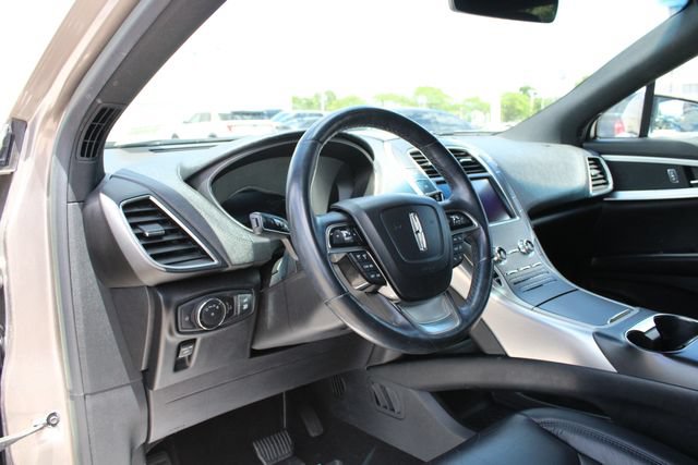 Used 2020 Lincoln Nautilus Premier w/ Equipment Group 101A AWD/4WD image 2