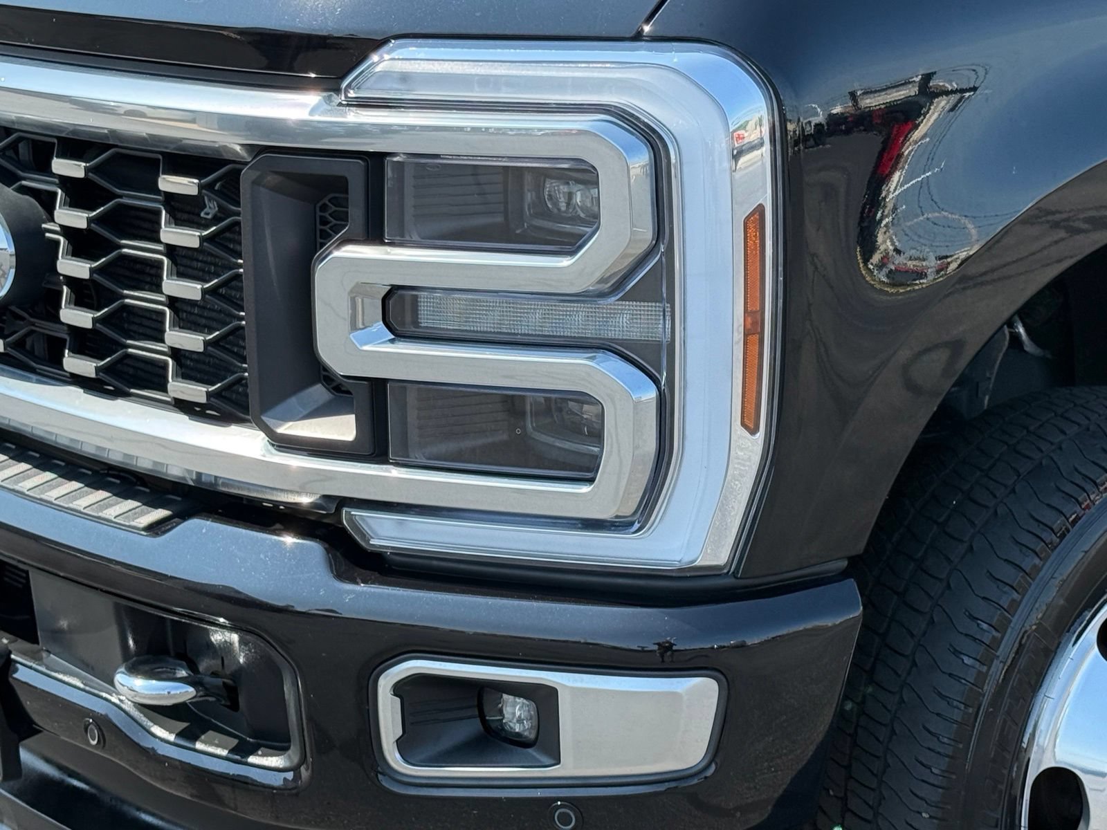 Used 2024 Ford F350 Limited w/ FX4 Off-Road Package AWD/4WD image 10