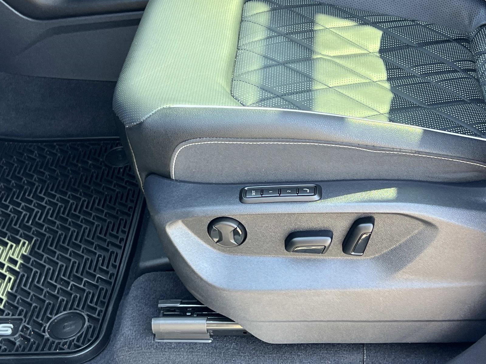 Certified 2025 Volkswagen Atlas SEL Premium R-Line image 20