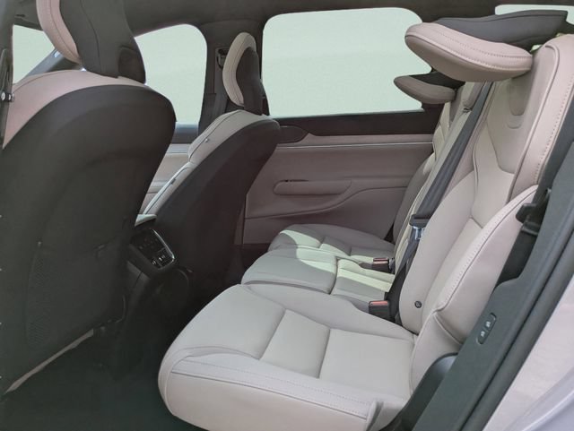 New 2026 Volvo EX90 Plus RWD image 11