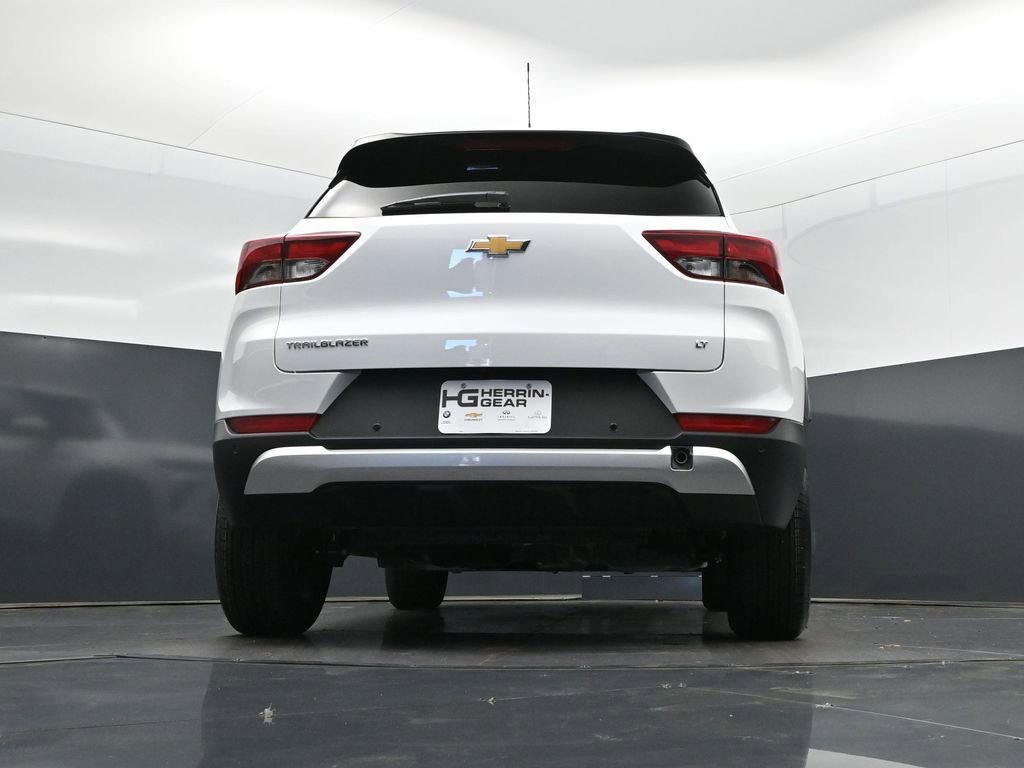 New 2026 Chevrolet TrailBlazer LT w/ LT Cold Weather Package FWD image 41