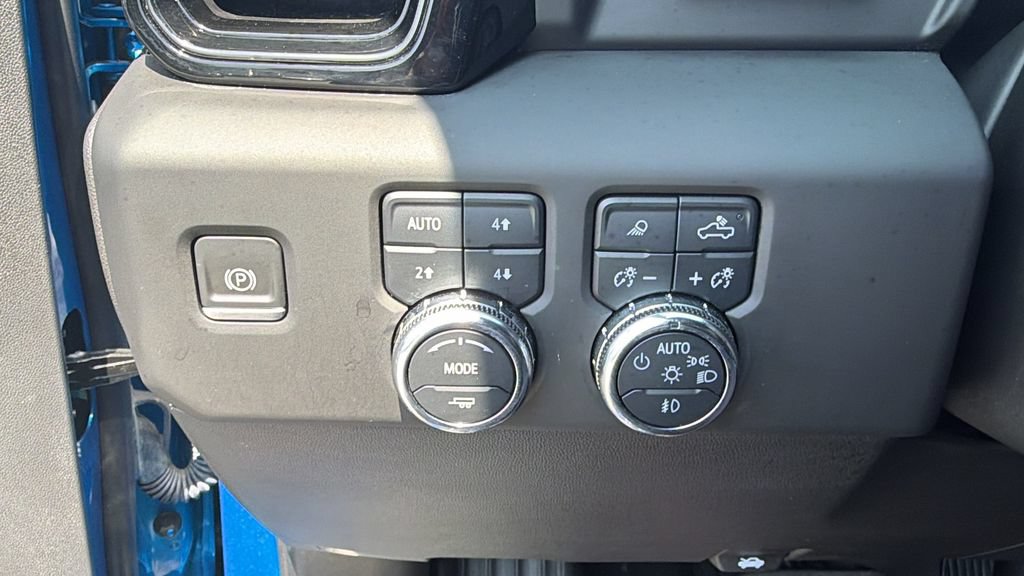 Used 2022 GMC Sierra 1500 AT4 w/ AT4 Premium Package AWD/4WD image 32