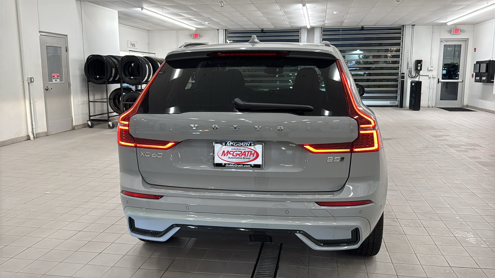 New 2027 Volvo XC60 B5 Plus AWD/4WD image 6