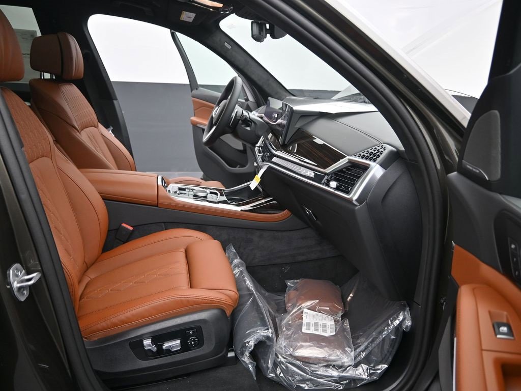 New 2026 BMW X7 xDrive40i w/ M Sport Package image 28