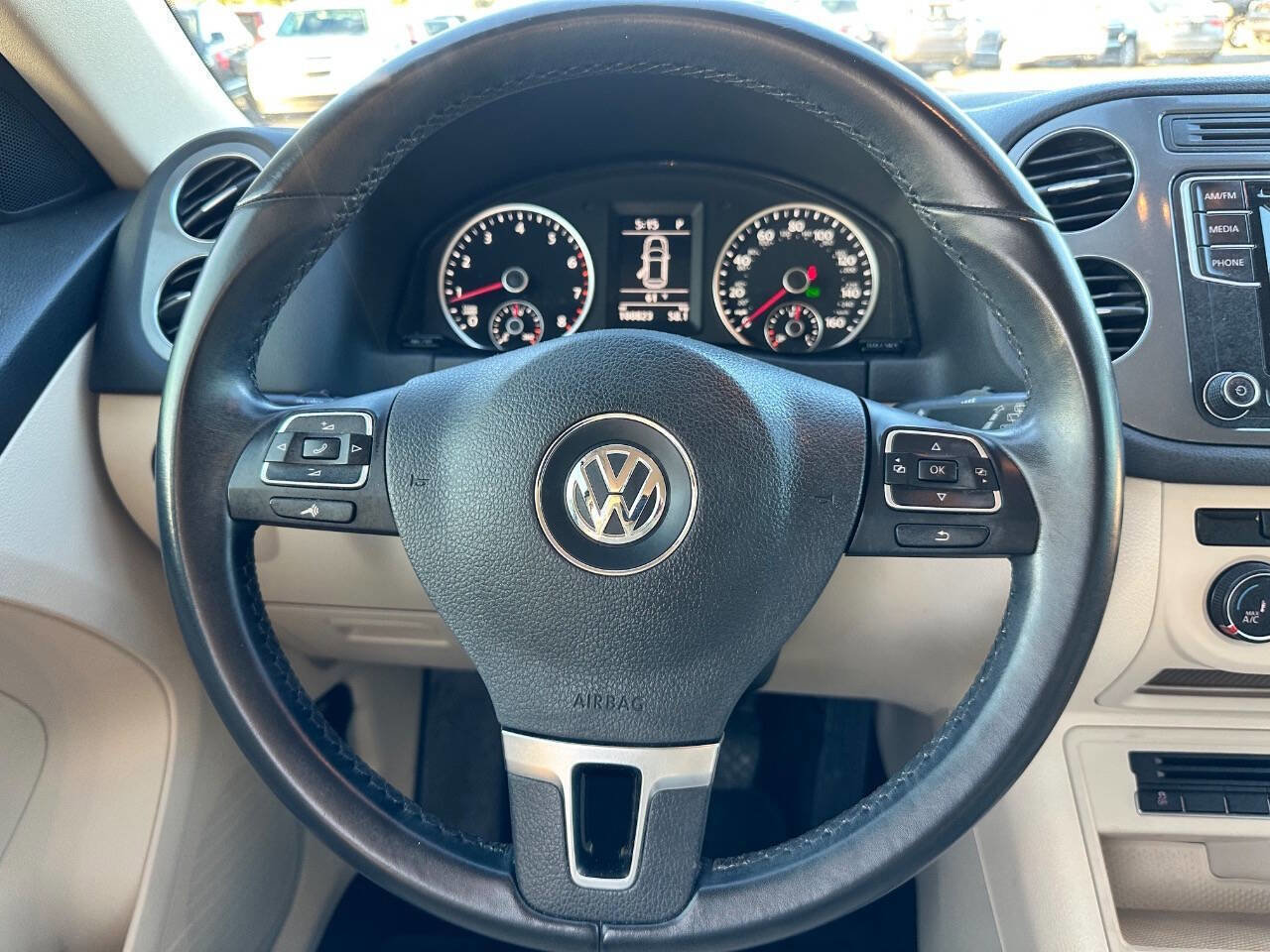 Used 2016 Volkswagen Tiguan S image 17