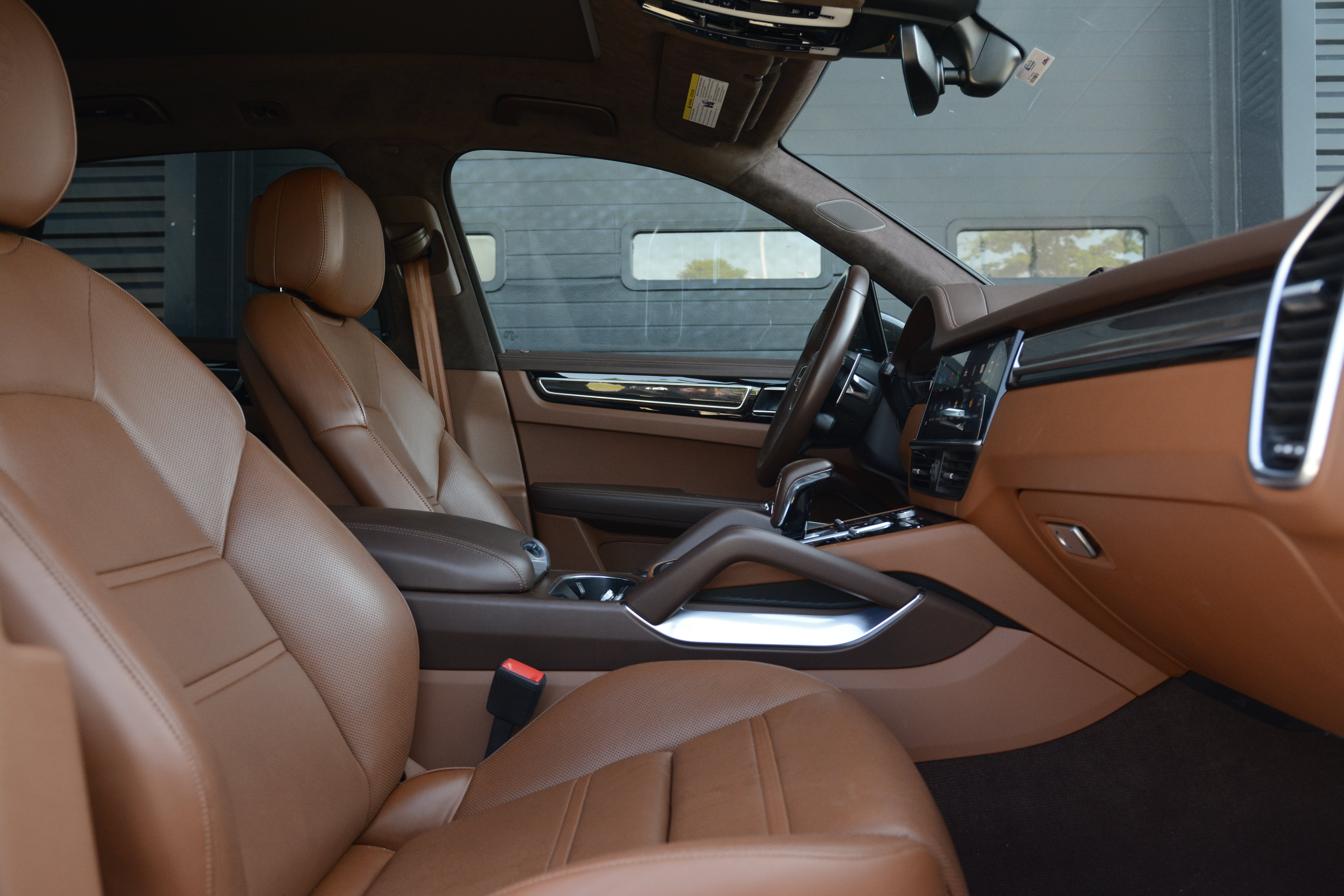 Certified 2023 Porsche Cayenne Turbo AWD/4WD image 27