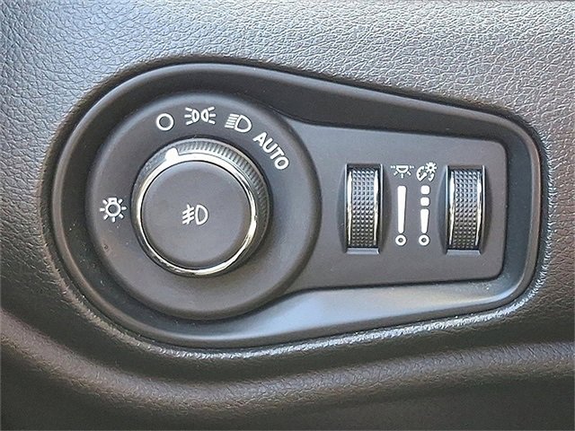 Used 2022 Jeep Renegade Latitude w/ Convenience Group image 26