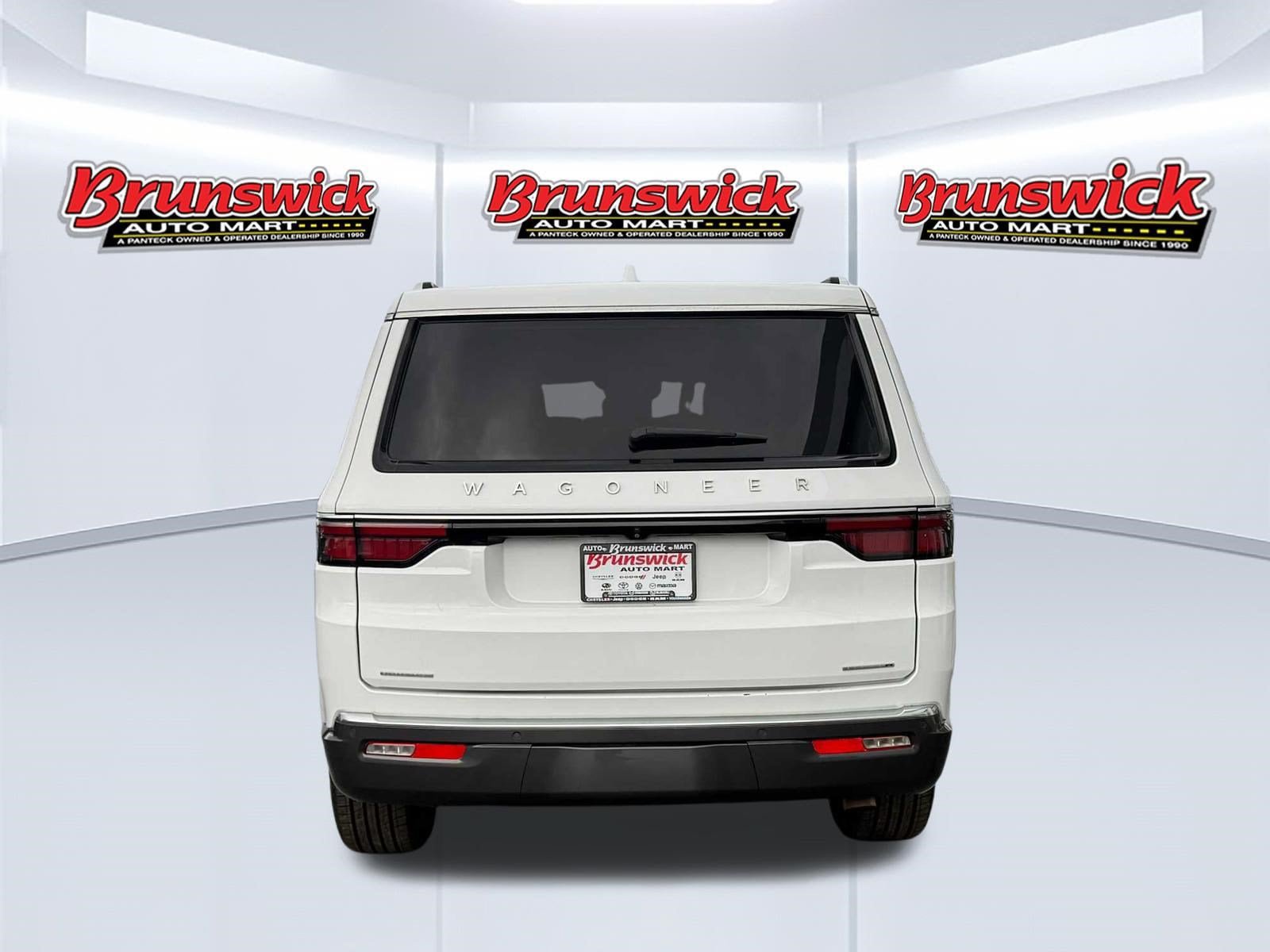 Used 2022 Jeep Wagoneer Series II AWD/4WD image 5