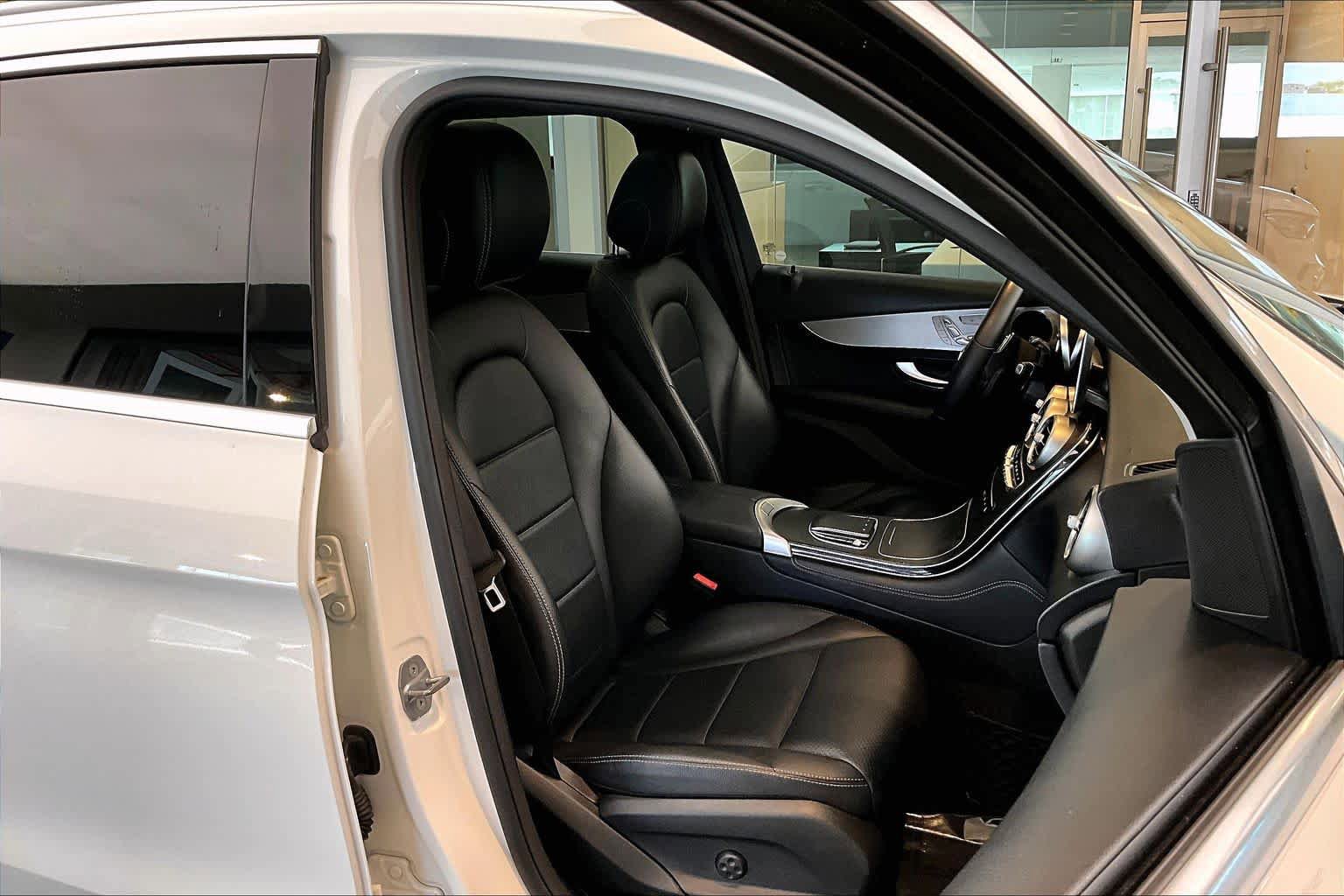 Used 2020 Mercedes-Benz GLC 300 4MATIC image 9