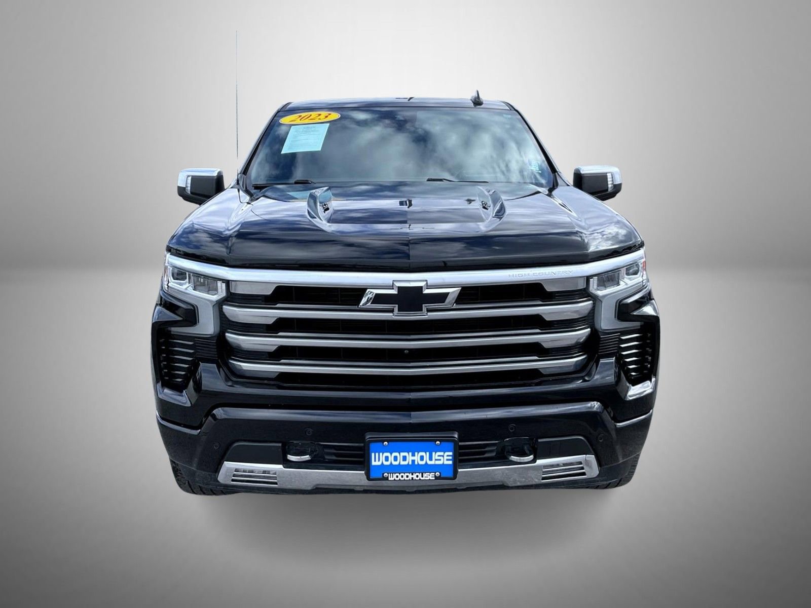 Used 2023 Chevrolet Silverado 1500 High Country w/ High Country Premium Package AWD/4WD image 2