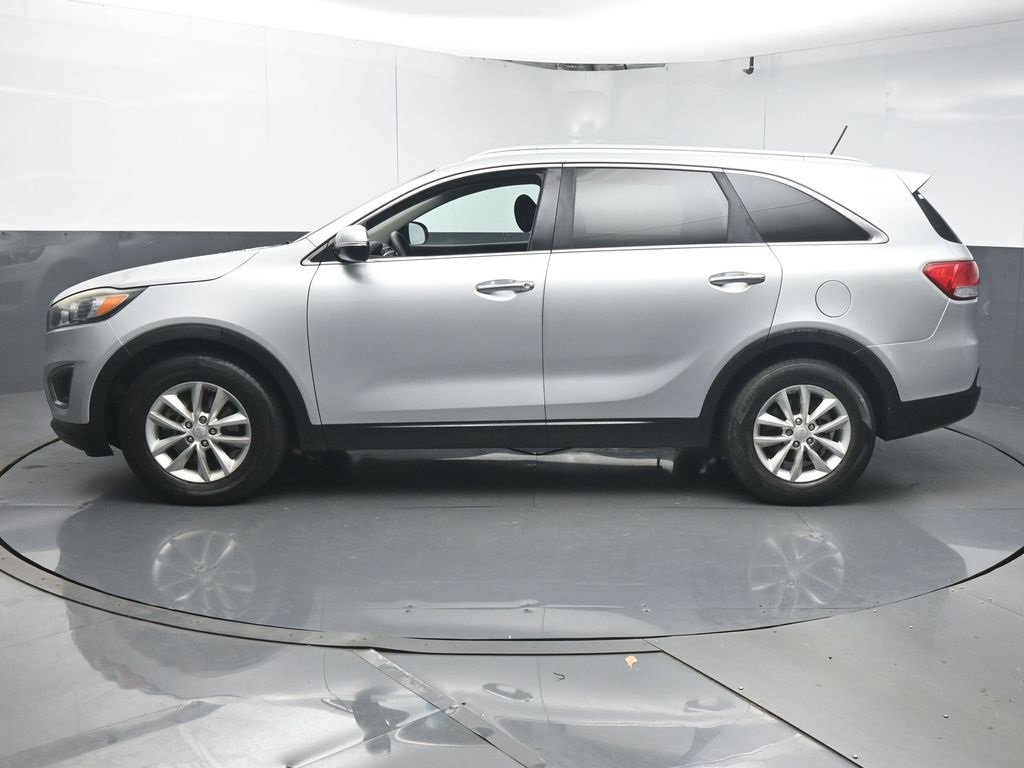 Used 2016 Kia Sorento LX image 5