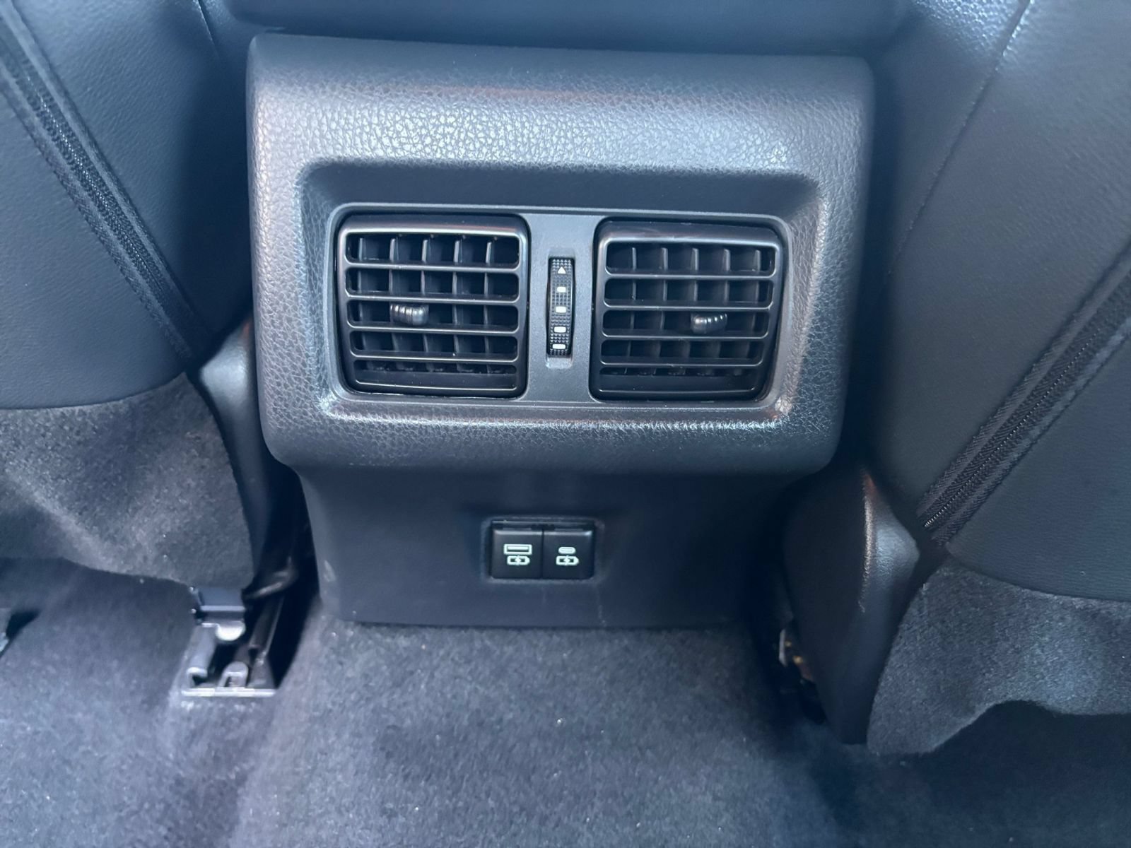 Used 2025 Toyota Camry SE FWD image 22