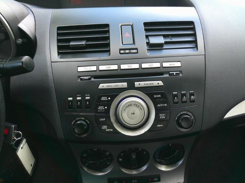 Used 2011 MAZDA MAZDA3 i Touring FWD image 15