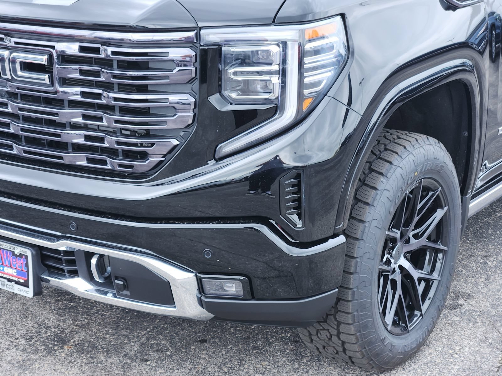 Used 2025 GMC Sierra 1500 Denali Ultimate AWD/4WD image 11