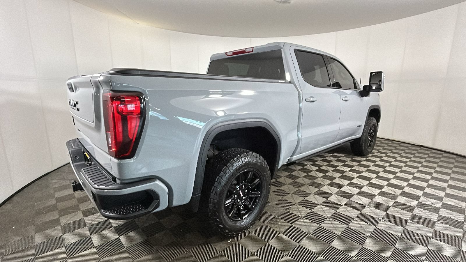 Used 2025 GMC Sierra 1500 AT4 AWD/4WD image 3