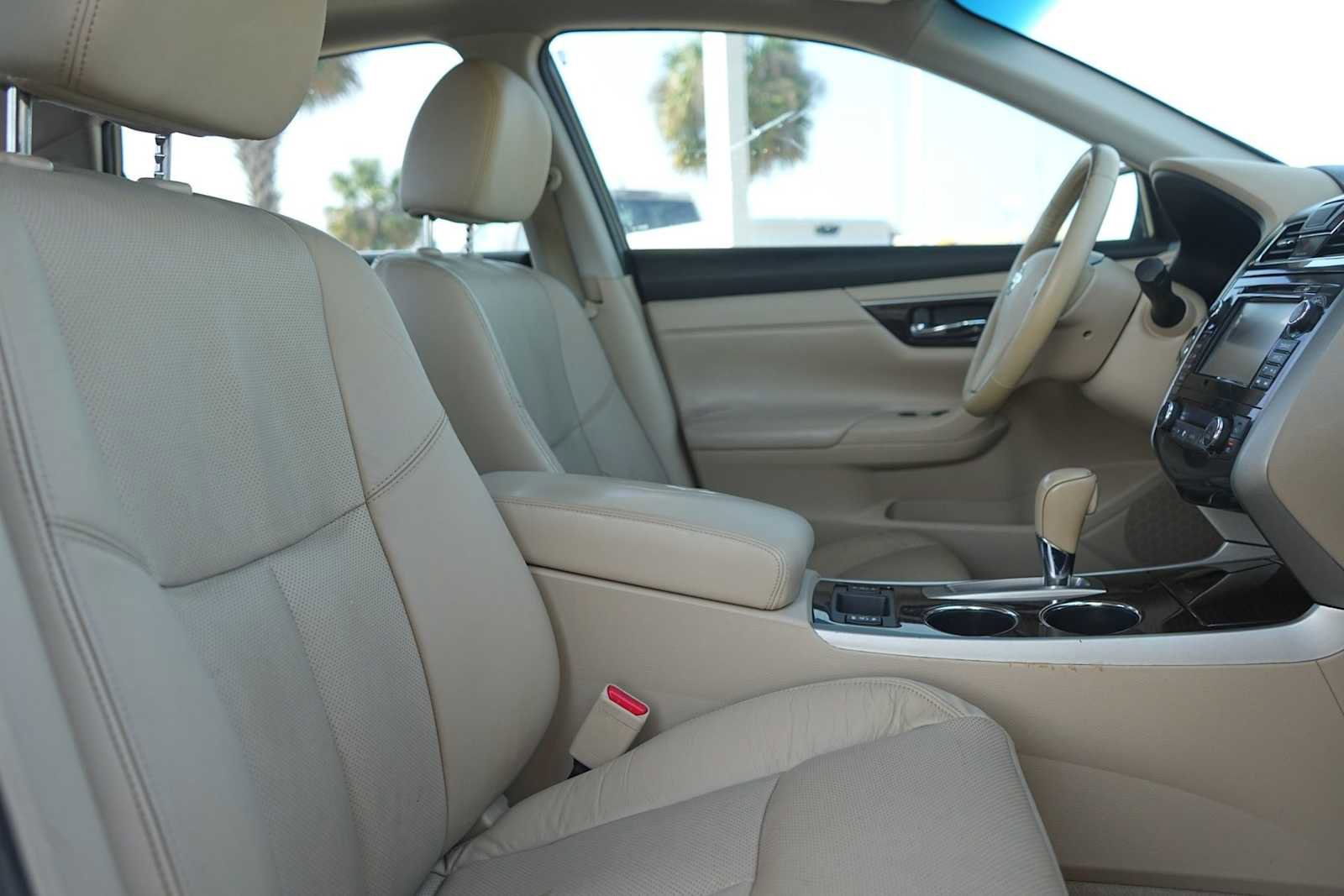 Used 2014 Nissan Altima 2.5 SL w/ Technology Package FWD image 15