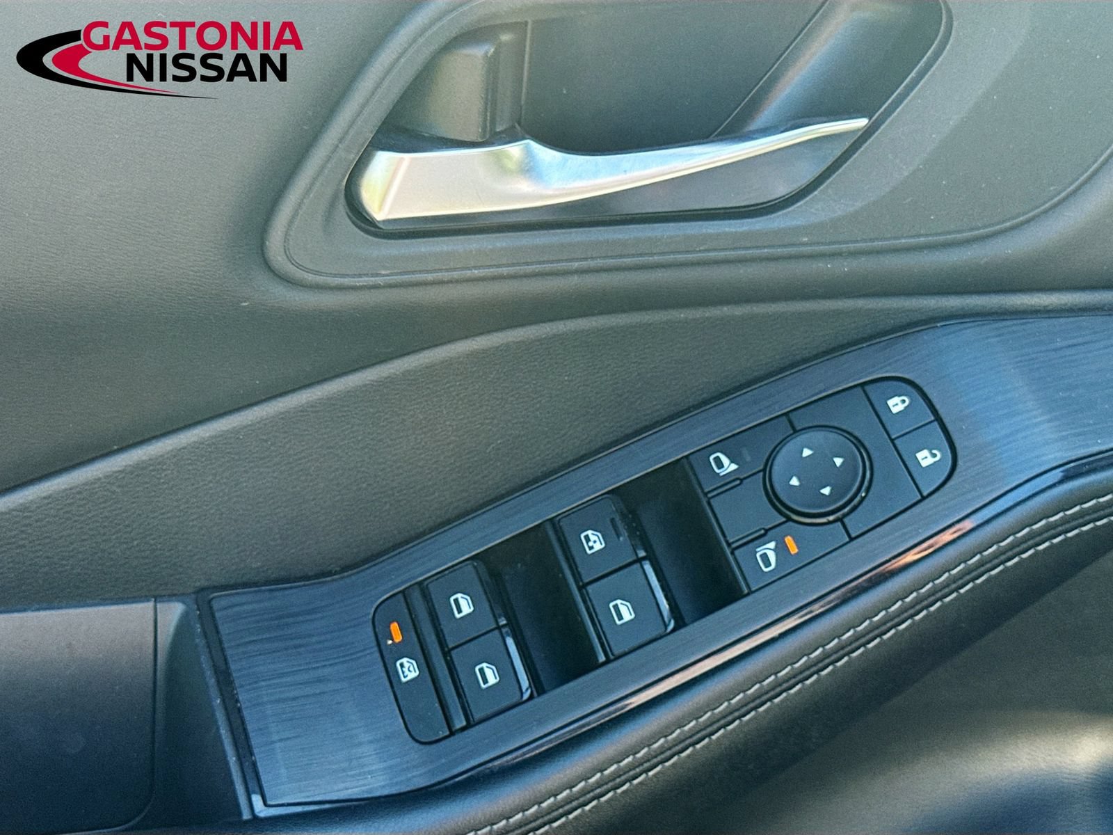 Used 2024 Nissan Rogue SV AWD/4WD image 22