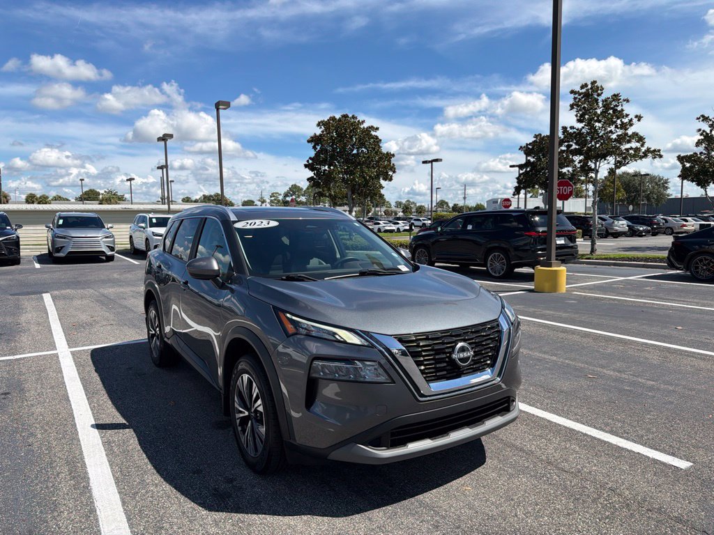 Used 2023 Nissan Rogue SV w/ SV Premium B Package FWD image 3