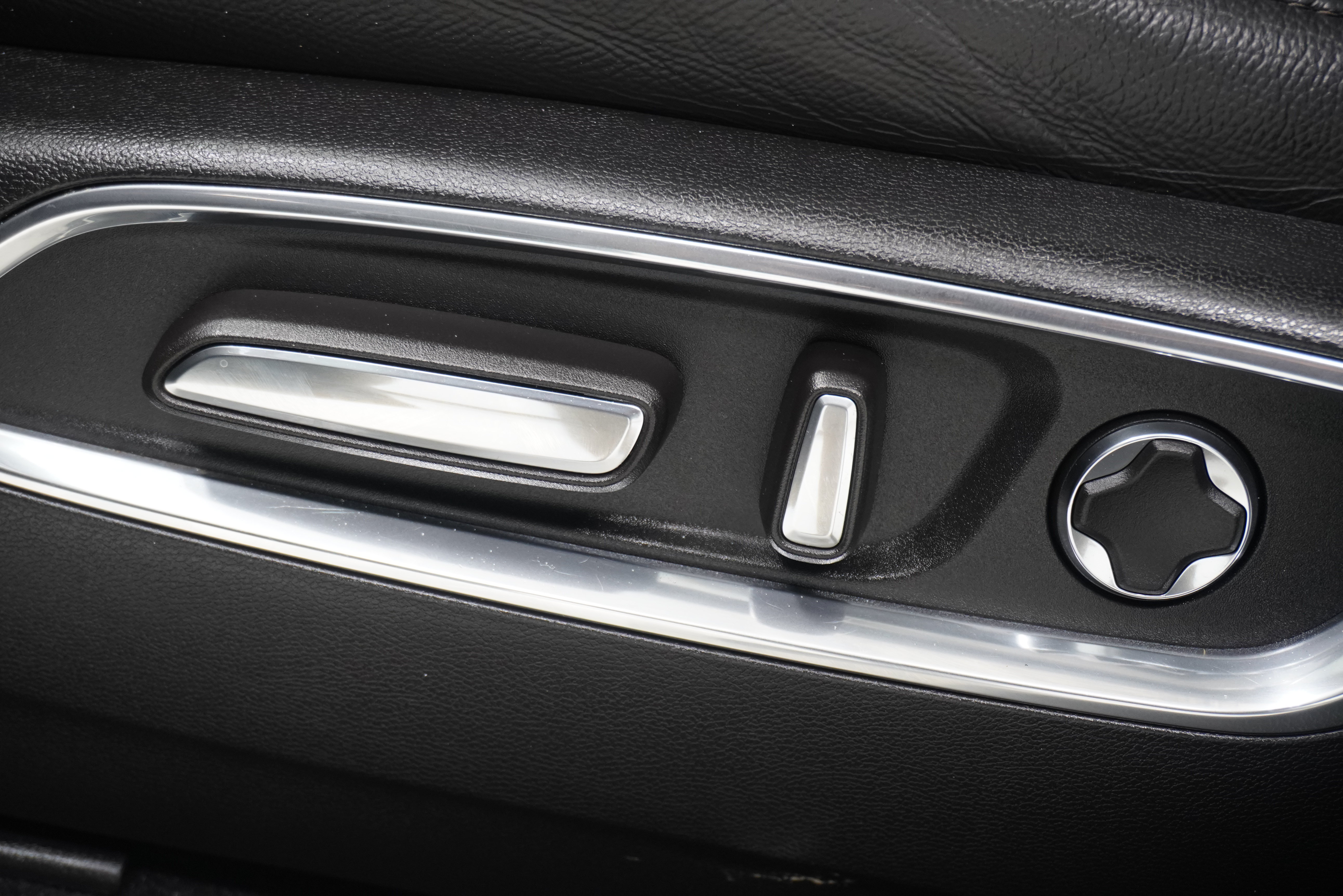Used 2020 Acura MDX FWD image 16
