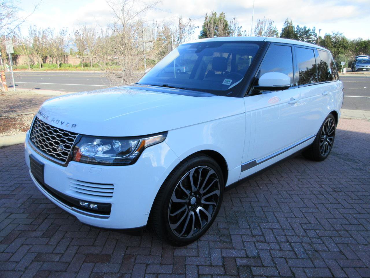 Used 2017 Land Rover Range Rover Supercharged image 79