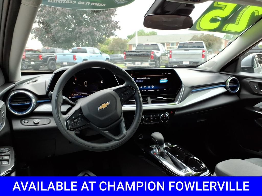 Used 2025 Chevrolet Trax LT FWD image 14