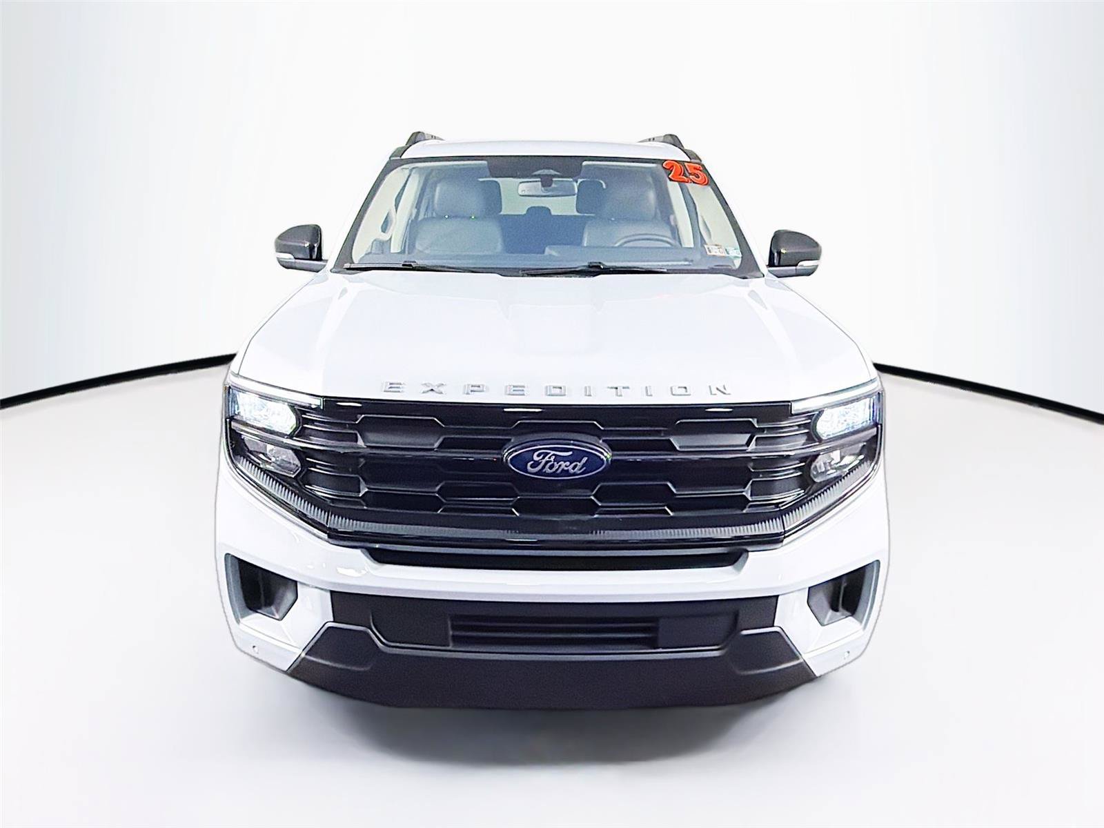 Used 2025 Ford Expedition Active AWD/4WD image 13
