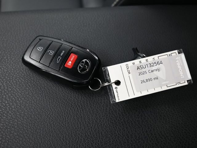 Used 2025 Toyota Camry SE FWD image 9