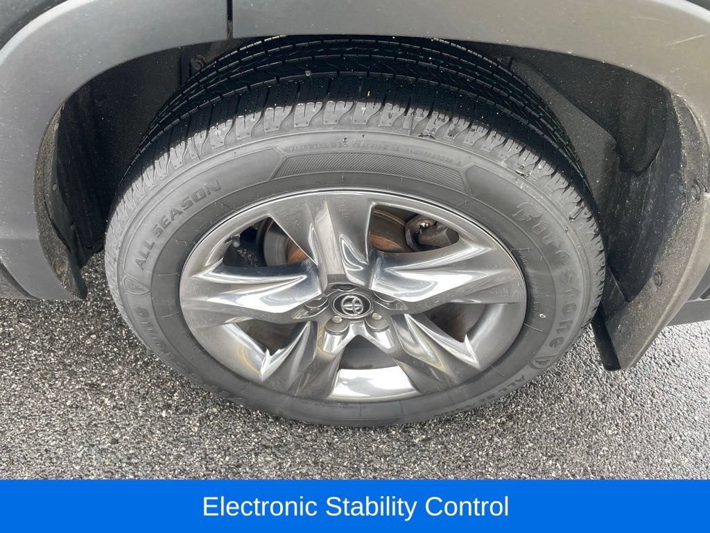Used 2019 Toyota Highlander Limited AWD/4WD image 11