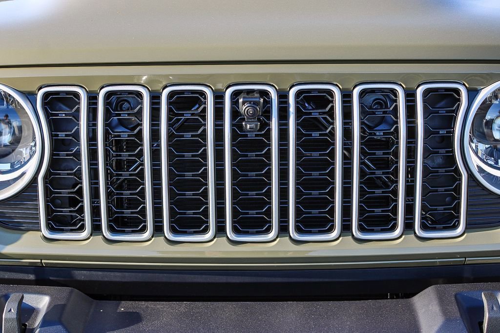 New 2026 Jeep Wrangler Unlimited Sahara AWD/4WD image 12