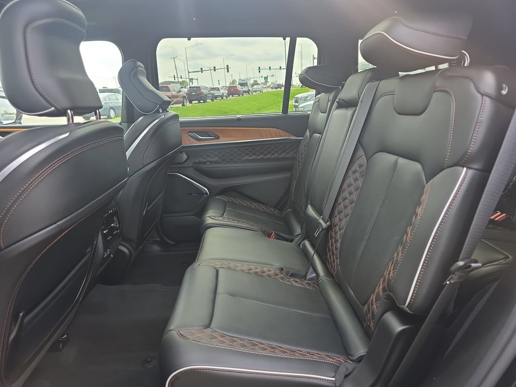 Used 2024 Jeep Grand Cherokee L Summit AWD/4WD image 42