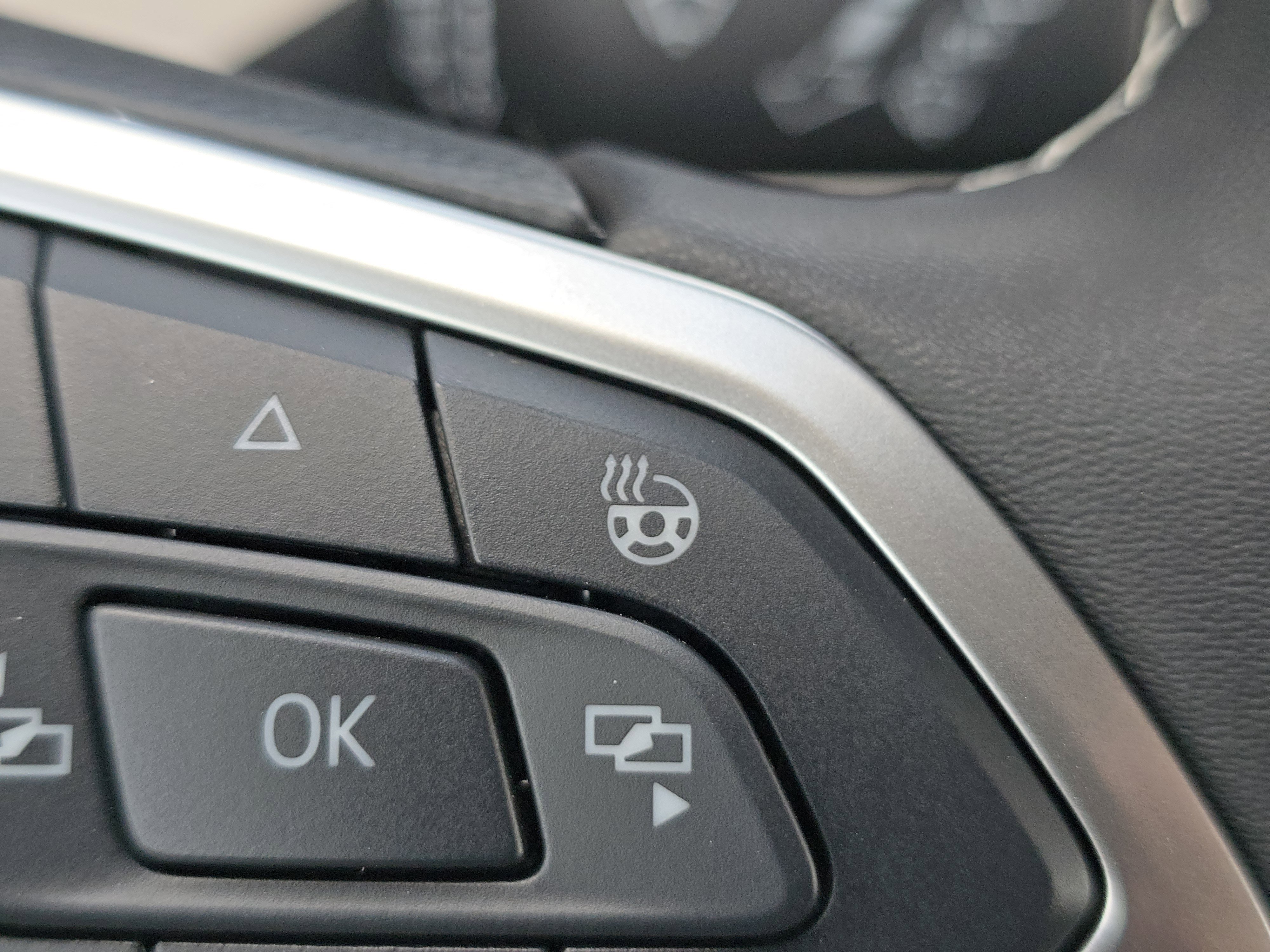 New 2025 Volkswagen Taos SE image 25