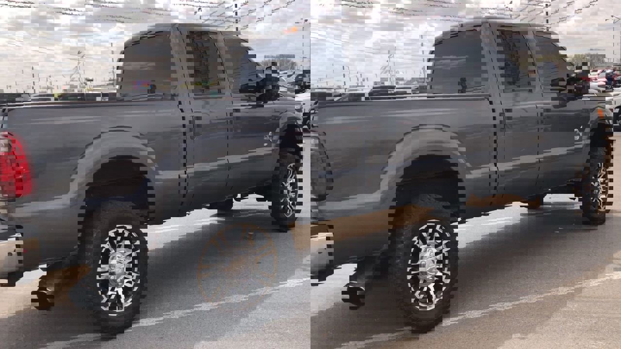 Used 2015 Ford F250 XLT w/ XLT Premium Package image 8