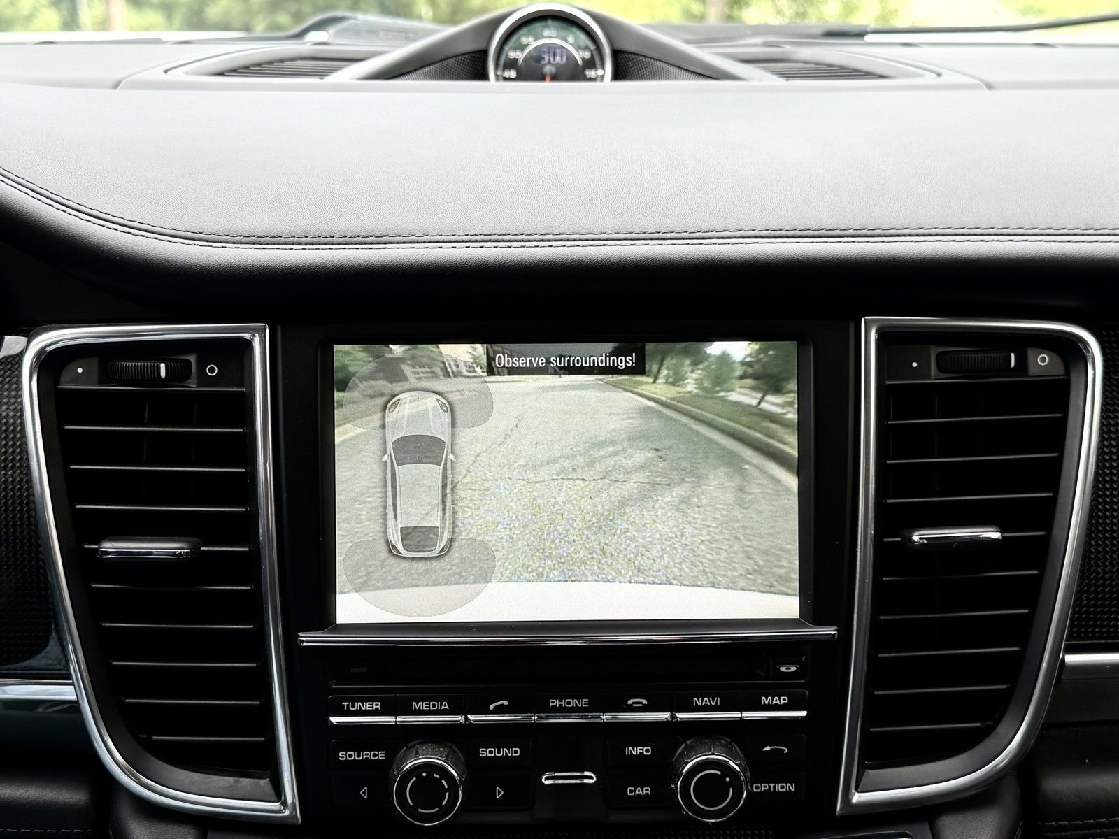 Used 2016 Porsche Panamera GTS image 29