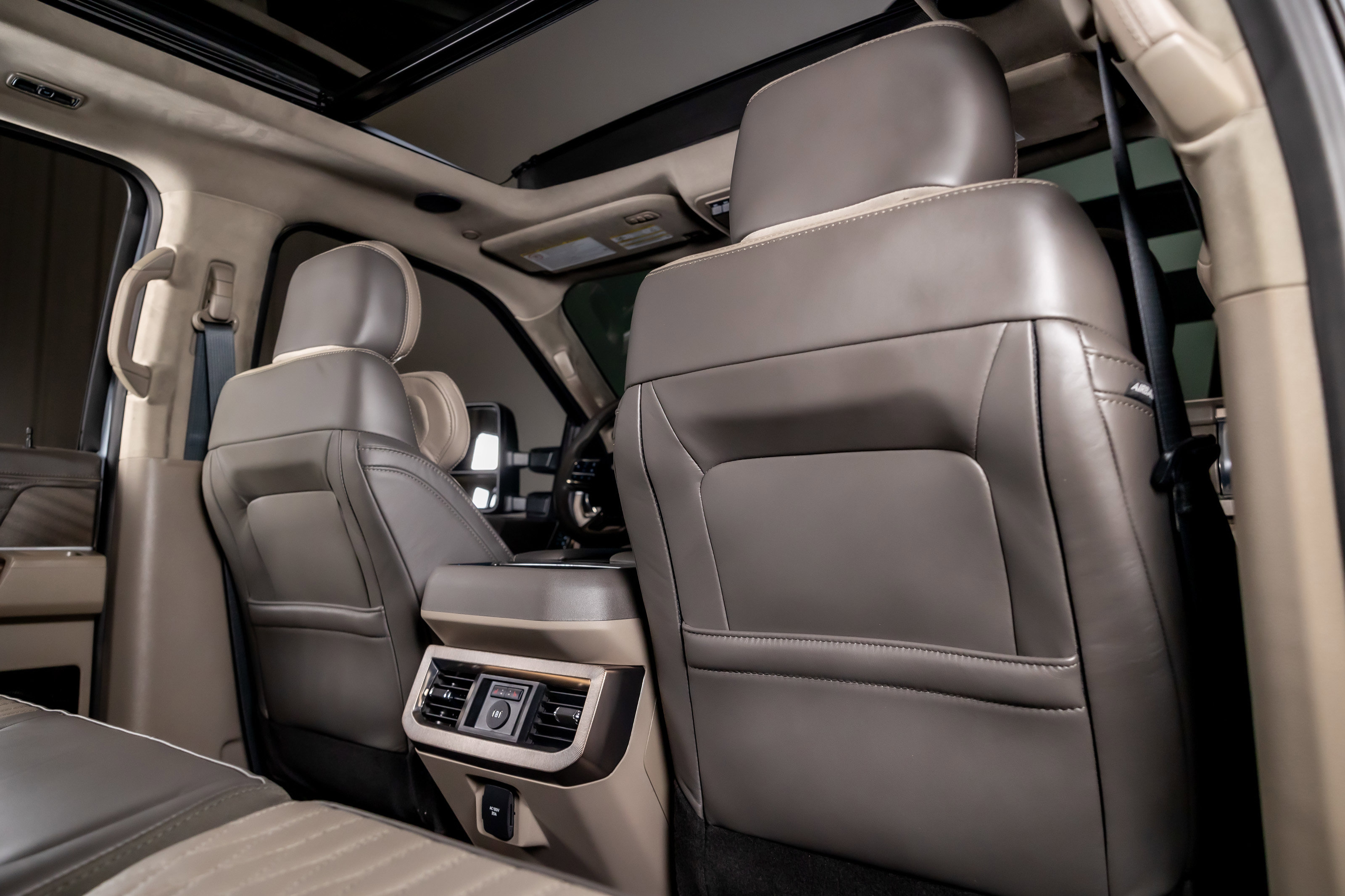 Used 2026 Ford F250 Platinum w/ Platinum Plus Package image 29