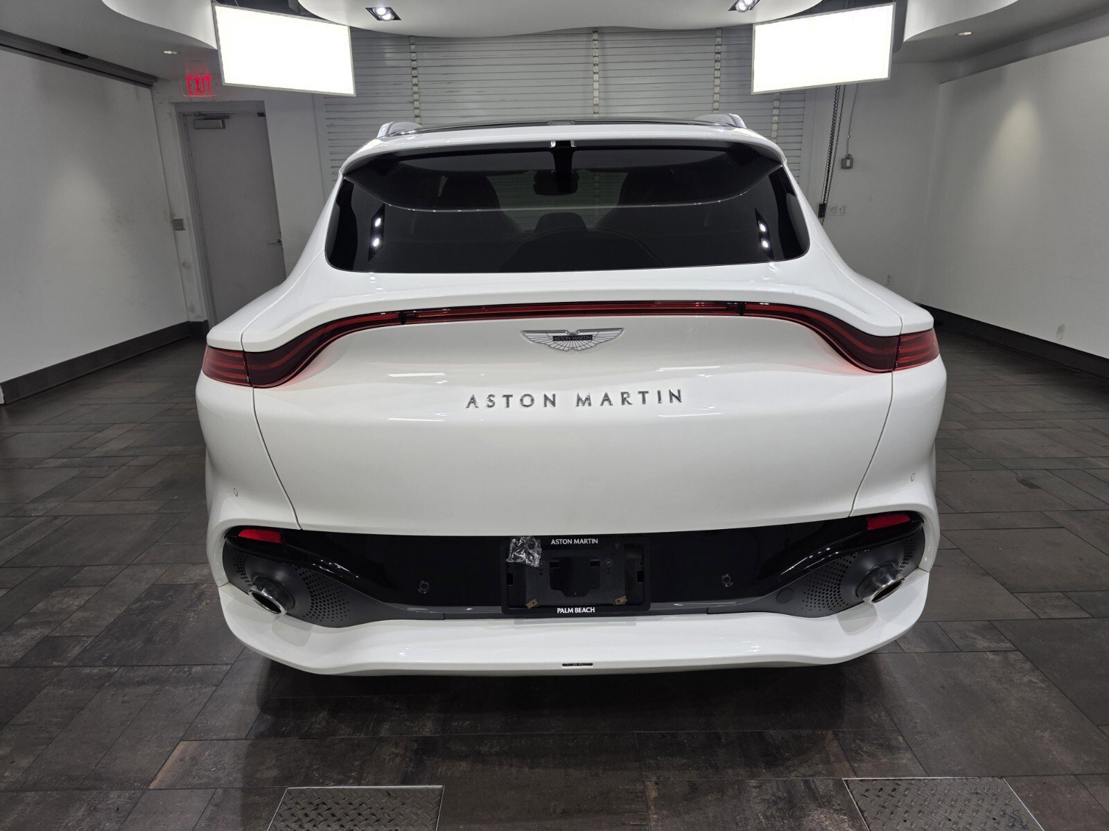 Used 2022 Aston Martin DBX AWD/4WD image 24