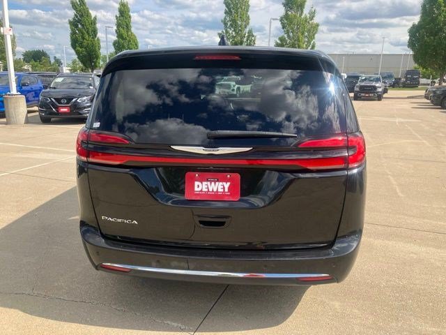 Certified 2023 Chrysler Pacifica Touring-L FWD image 7