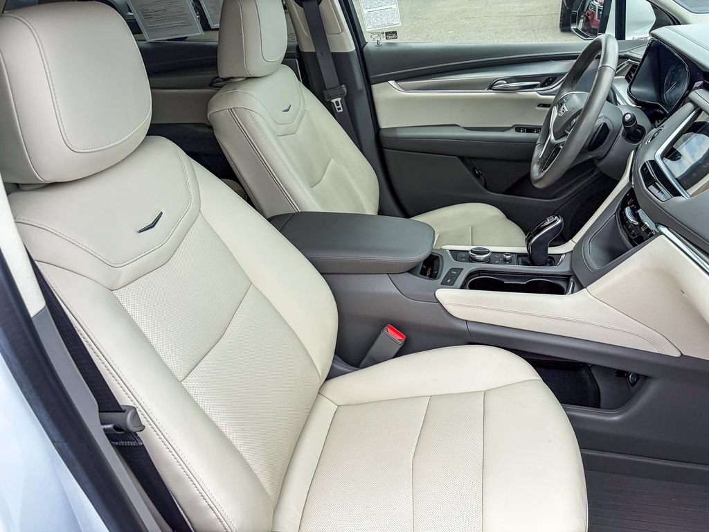 Certified 2023 Cadillac XT5 Premium Luxury w/ Technology Package FWD image 32