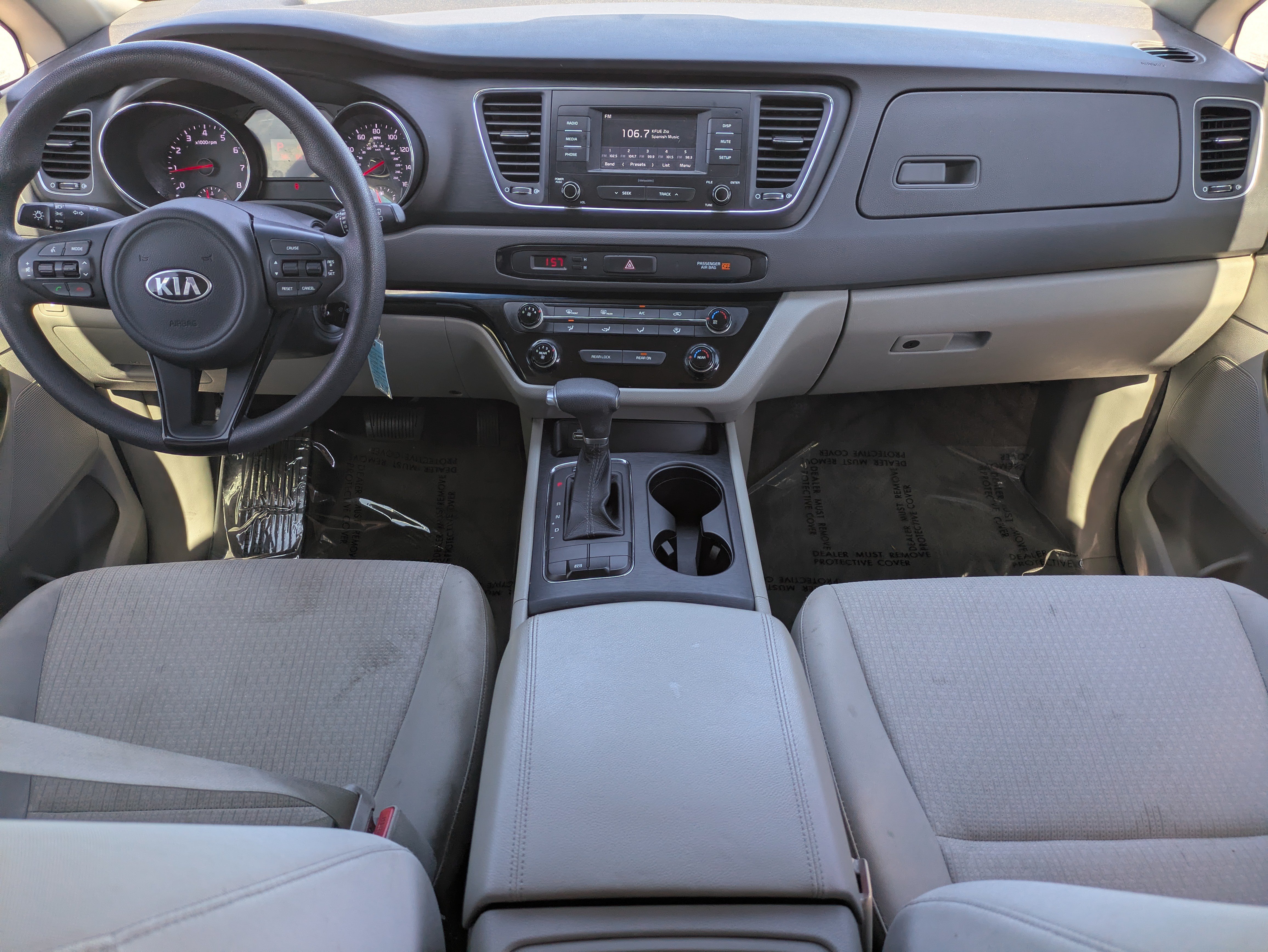 Used 2017 Kia Sedona L FWD image 16