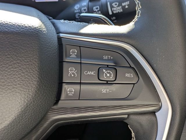 Used 2024 Jeep Grand Cherokee Altitude AWD/4WD image 27