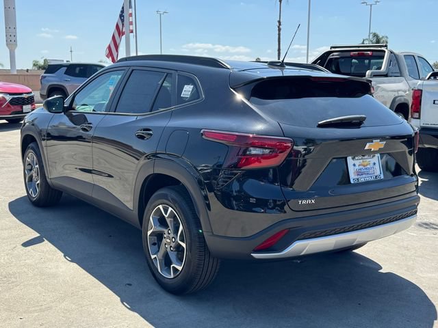 New 2026 Chevrolet Trax LT FWD image 3