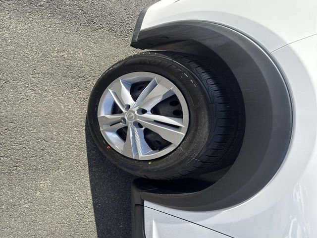 Used 2022 Nissan Kicks S image 11