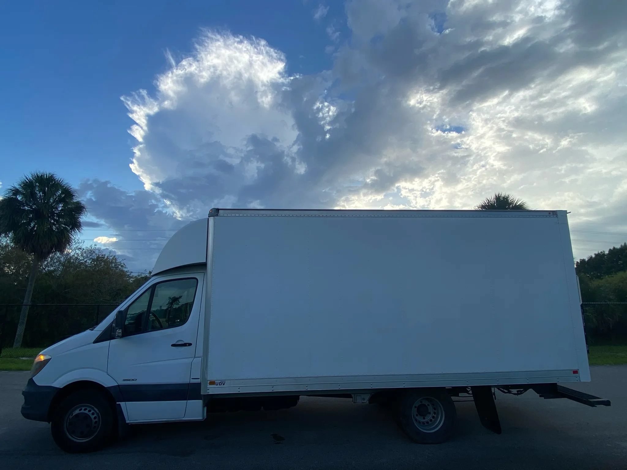 Used 2014 Mercedes-Benz Sprinter 3500 image 9