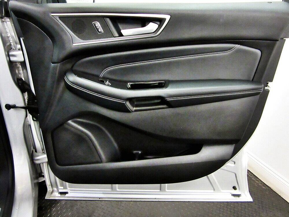 Used 2017 Ford Edge Titanium AWD/4WD image 11