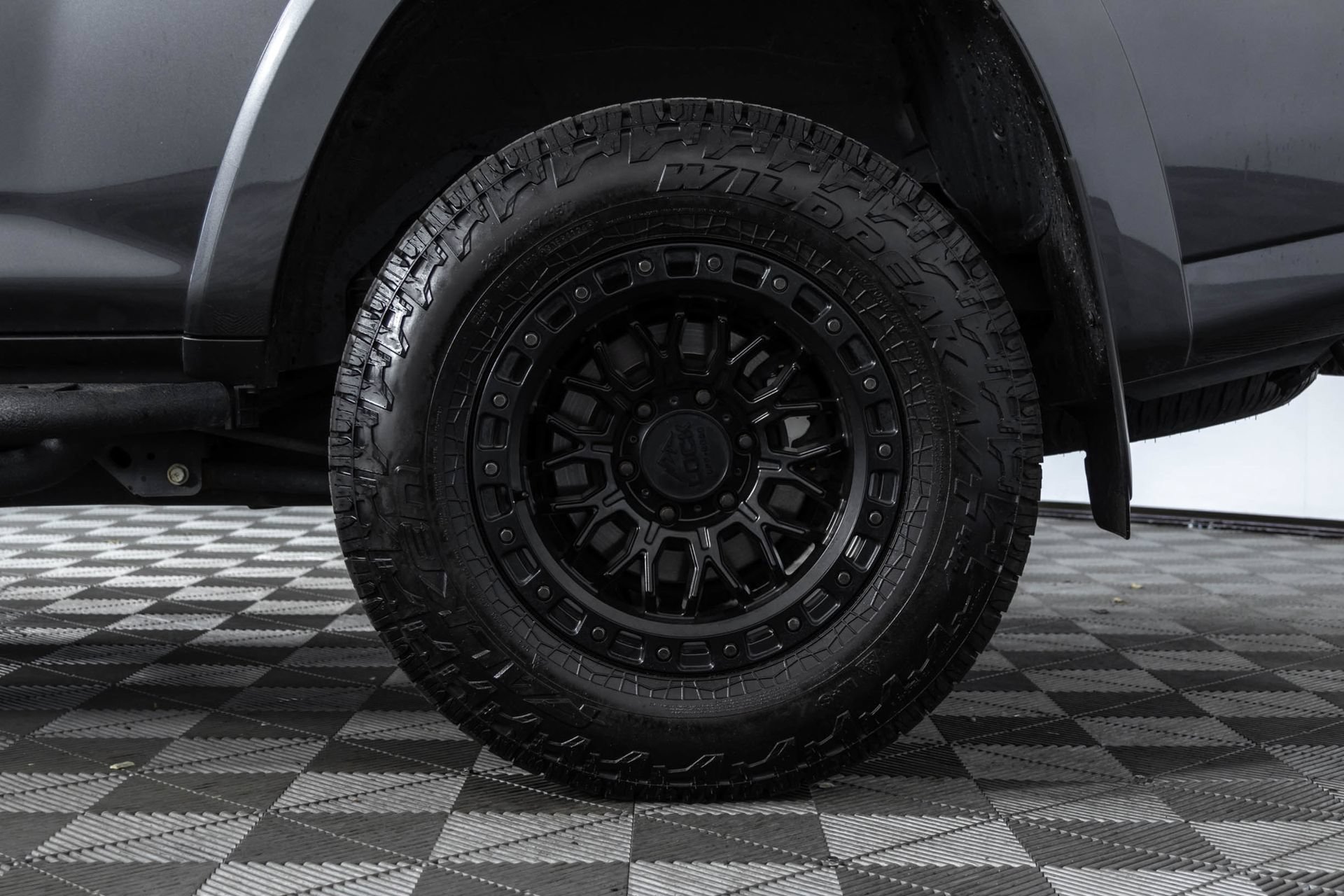 Used 2022 Toyota 4Runner SR5 AWD/4WD image 46