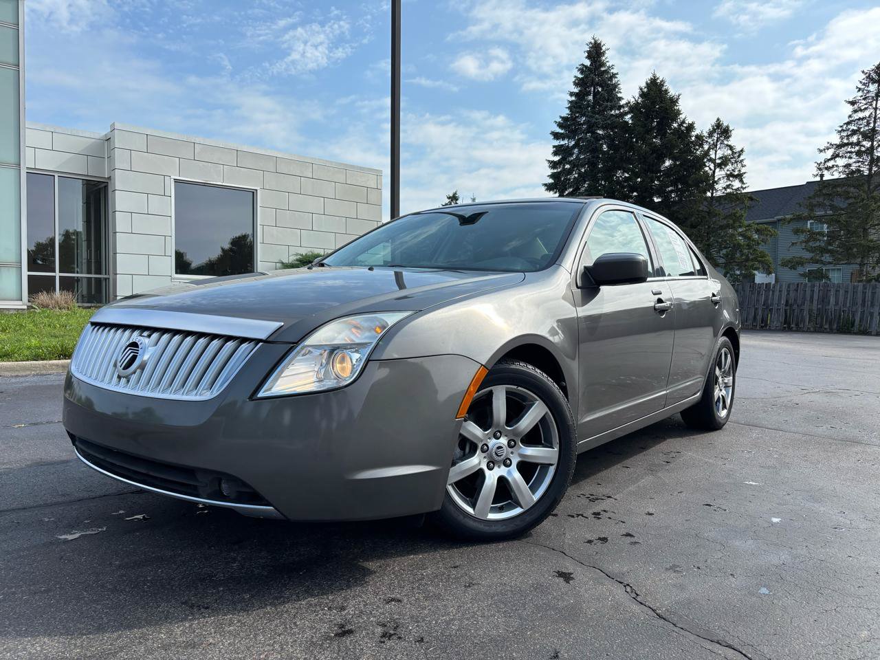 Used 2010 Mercury Milan Premier AWD/4WD image 3